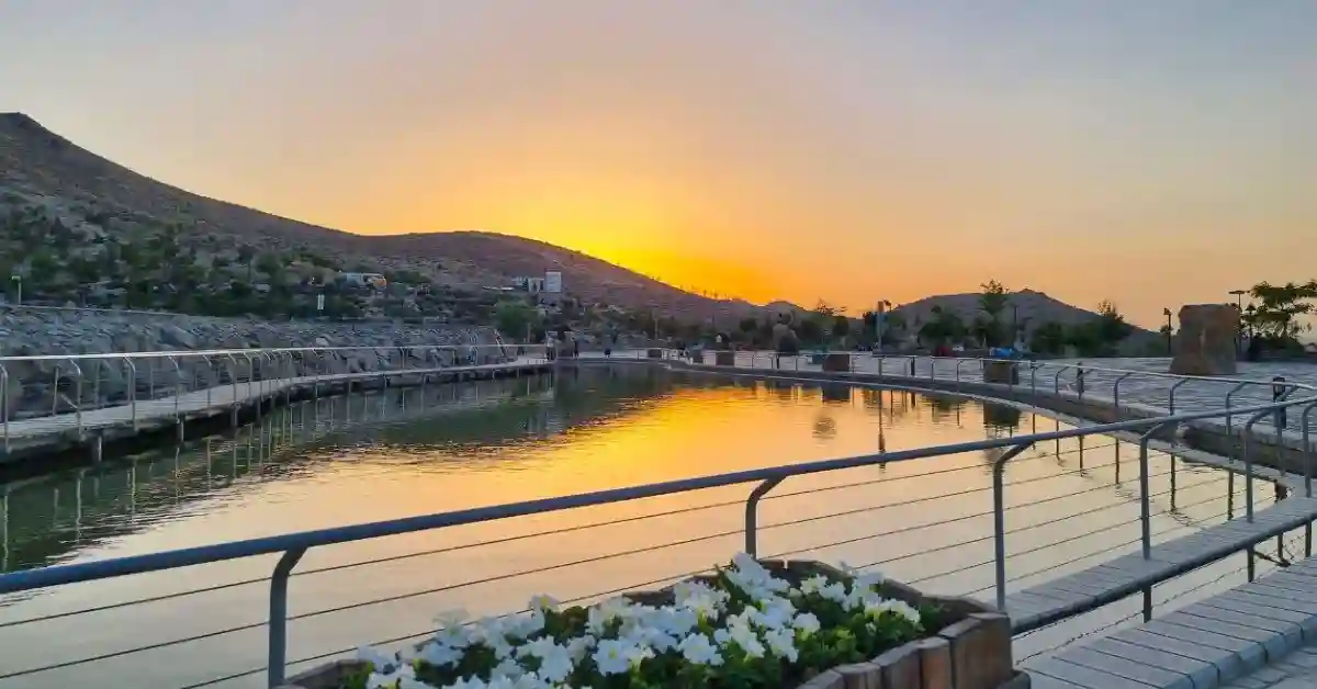 کوهشار مشهد؛ تلفیقی از کوهستان و بزرگ‌ترین آبشار مصنوعی ایران | مجله تیرازیس